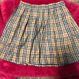 “Burberry” mini skirt
